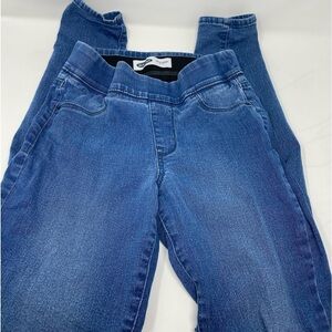 Women’s Super Skinny Mid Rise Jeans Size 2 Long
